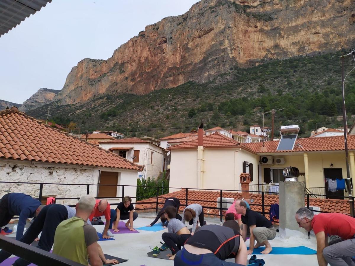 Rodomelo House With Terrace - 4 Bedrooms Λεωνίδιο Εξωτερικό φωτογραφία