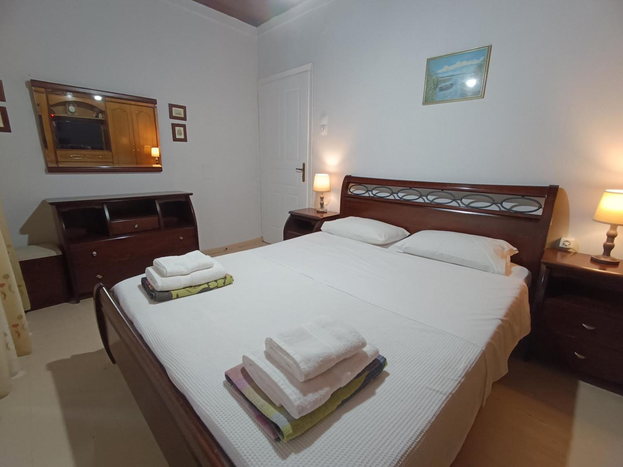 Rodomelo House With Terrace - 4 Bedrooms Λεωνίδιο Εξωτερικό φωτογραφία